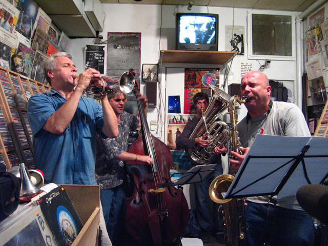 Alpio C Neto Quartet with Herb Robertson, Ken Filiano, Michael Thompson (Not Shown) with Special Guest Ben Stapp - DMG 2006