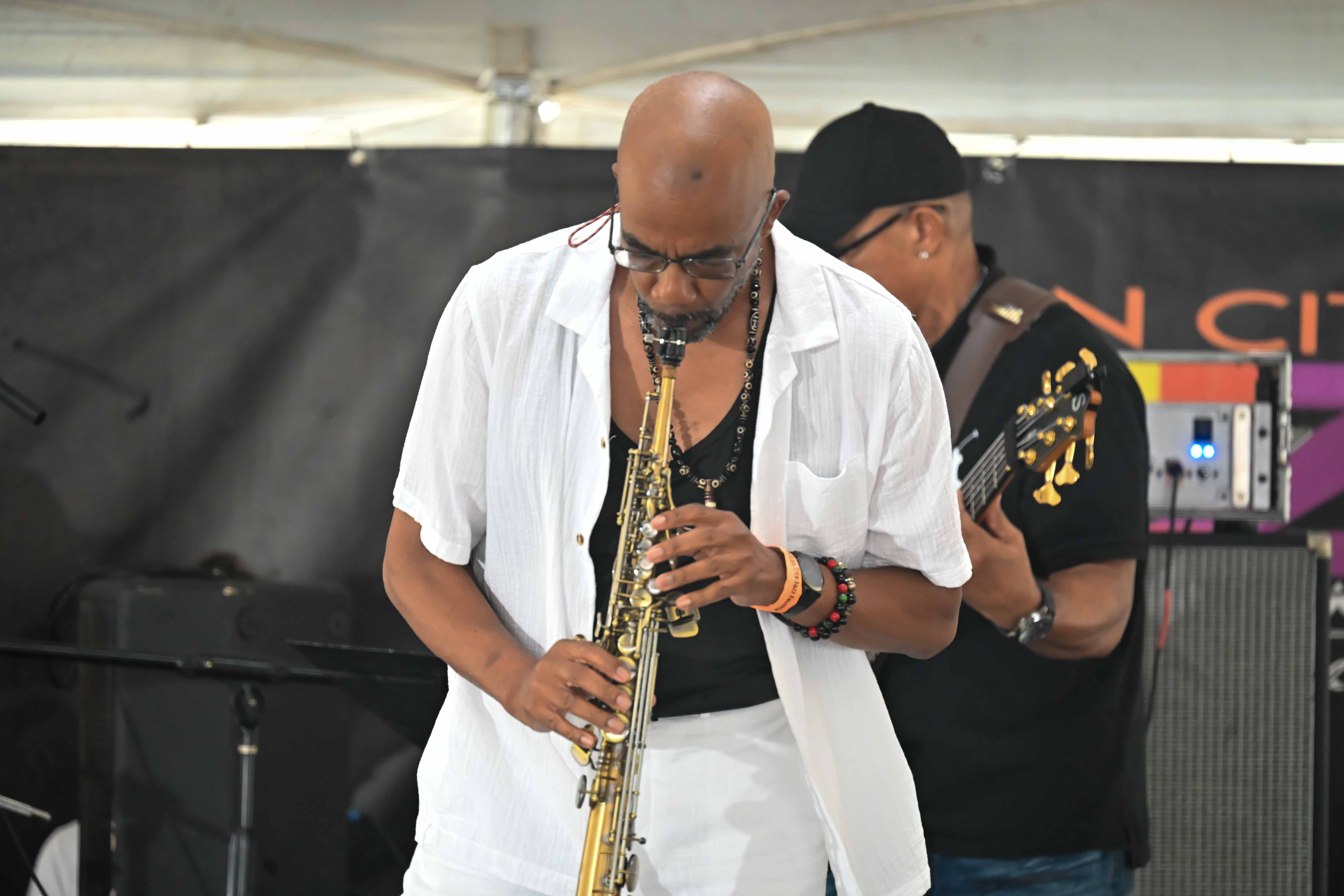 Dee Lucas