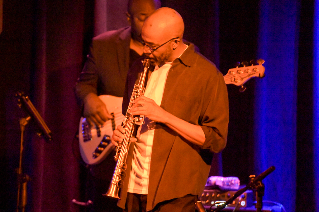 Dee Lucas - soprano sax