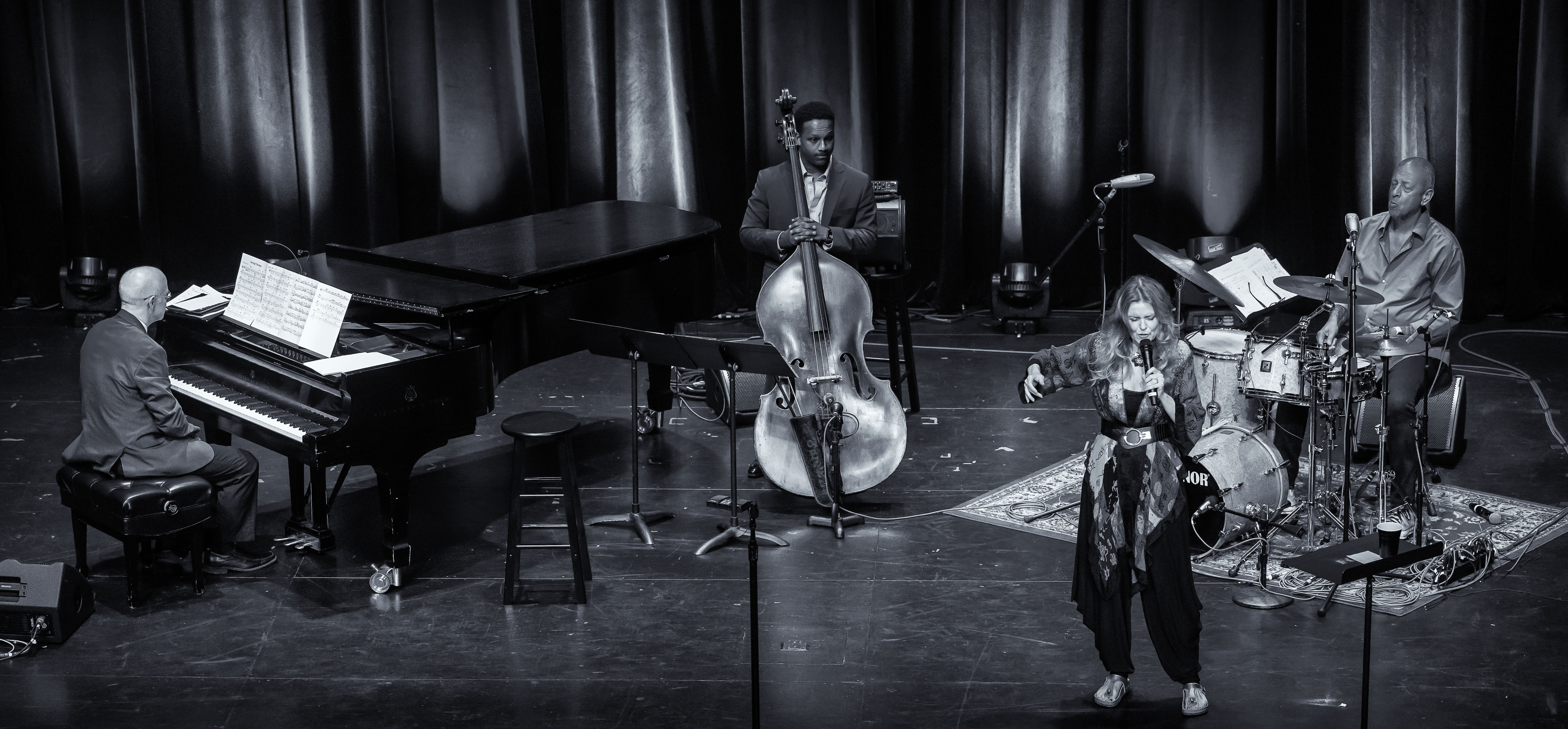 Tierney Sutton, Allen Farnham, Will Ledbetter, Jae Sinnett