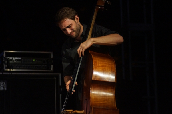 Colombian bassist Felipe Gómez