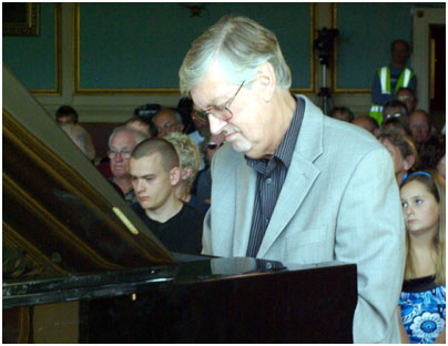 John Pearce 20503 HSBC Brecon Jazz Festival, Brecon, Powys, Wales. August 2007. Images of Jazz