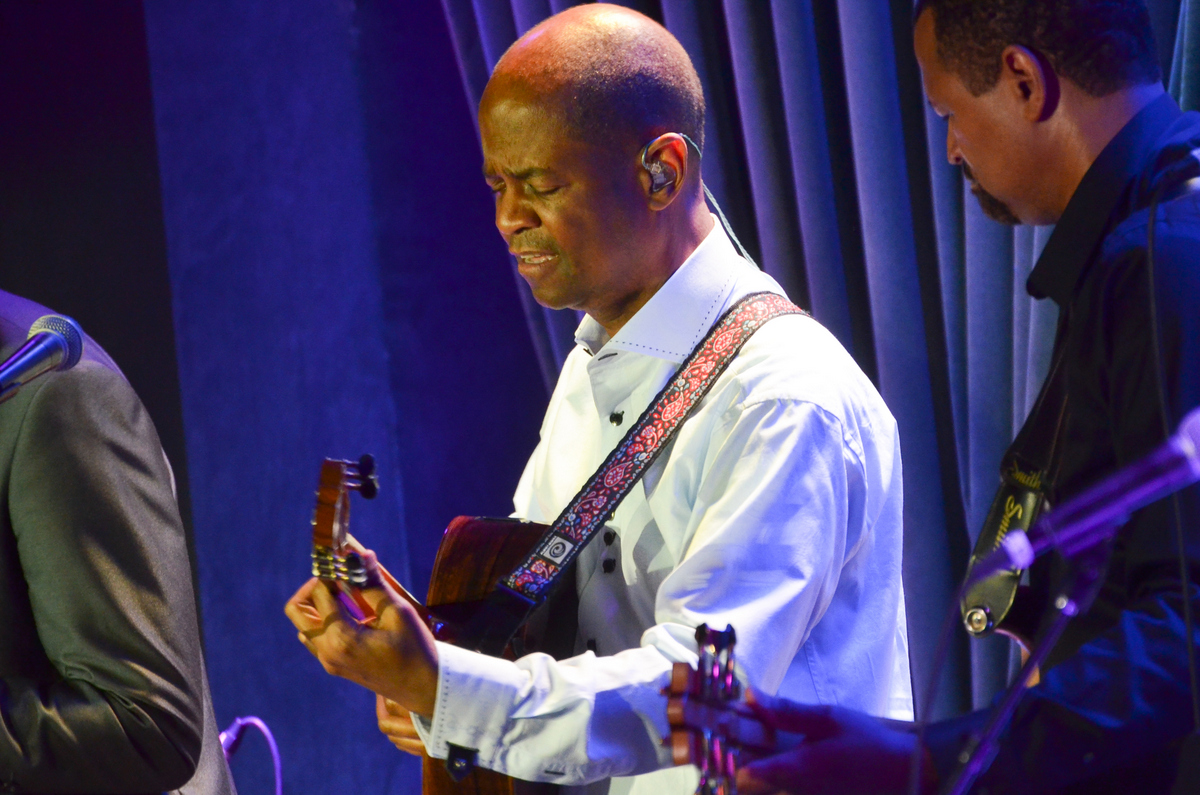 Earl Klugh at Blue Note in Nyc on 8-14-14