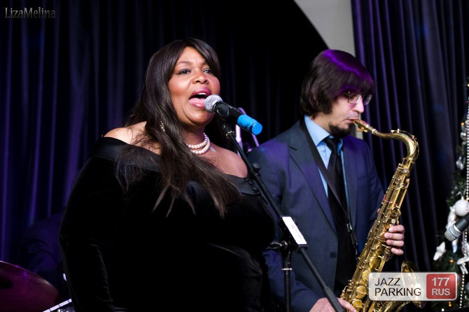 Jazz vocalist michelle walker in concert at leps bar in moscow, russia