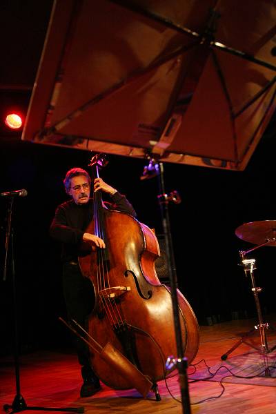 Mario Pavone with "Mario Pavone - Orange" at the Sud Des Alpes, Amr, Geneva, Switzerland, 2006