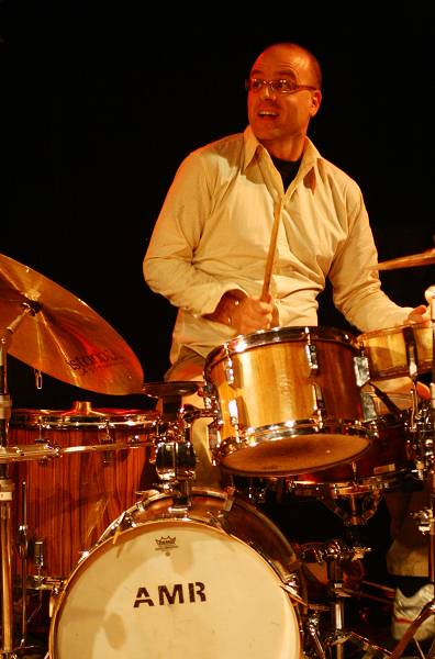 Fabian Kuratli with "Acoustic Strings Quartet" at the Sud Des Alpes, Amr, Geneva, Switzerland, 2006