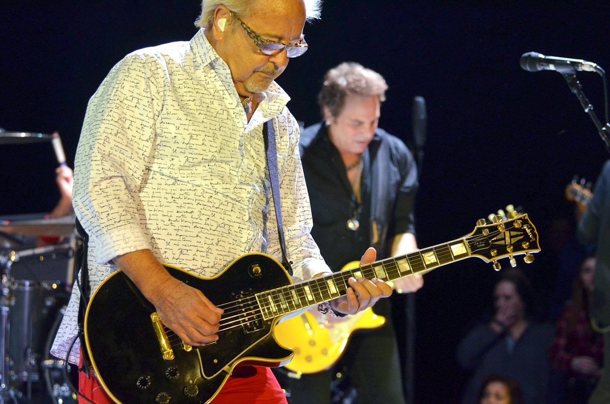 Foreigner at Nycb Theatre at Westbury on 2-12-15.