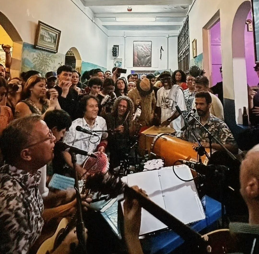 Roda de Samba en La Casita Azúl — jazz photo by Pedro Isea Herrera | All About Jazz