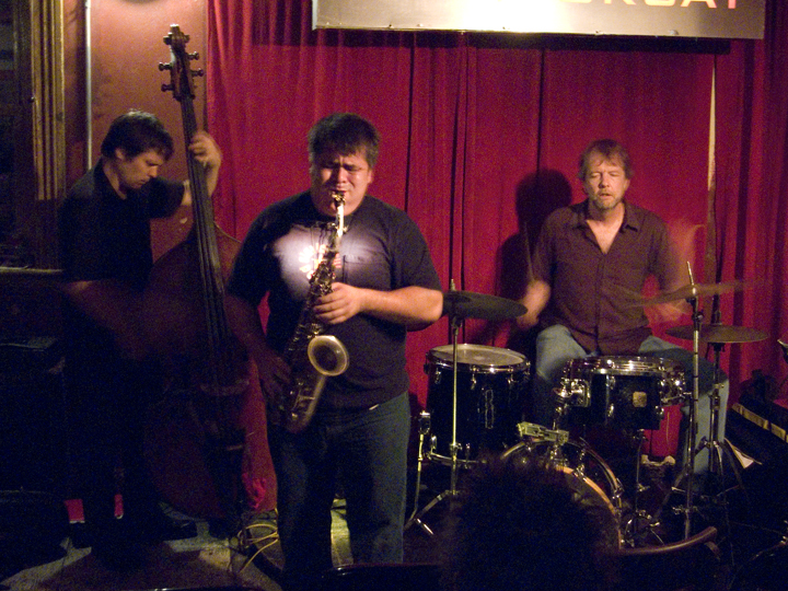 Oscar Noriega Trio (w Trevor Dunn & Tom Rainey) - Barbes 2008