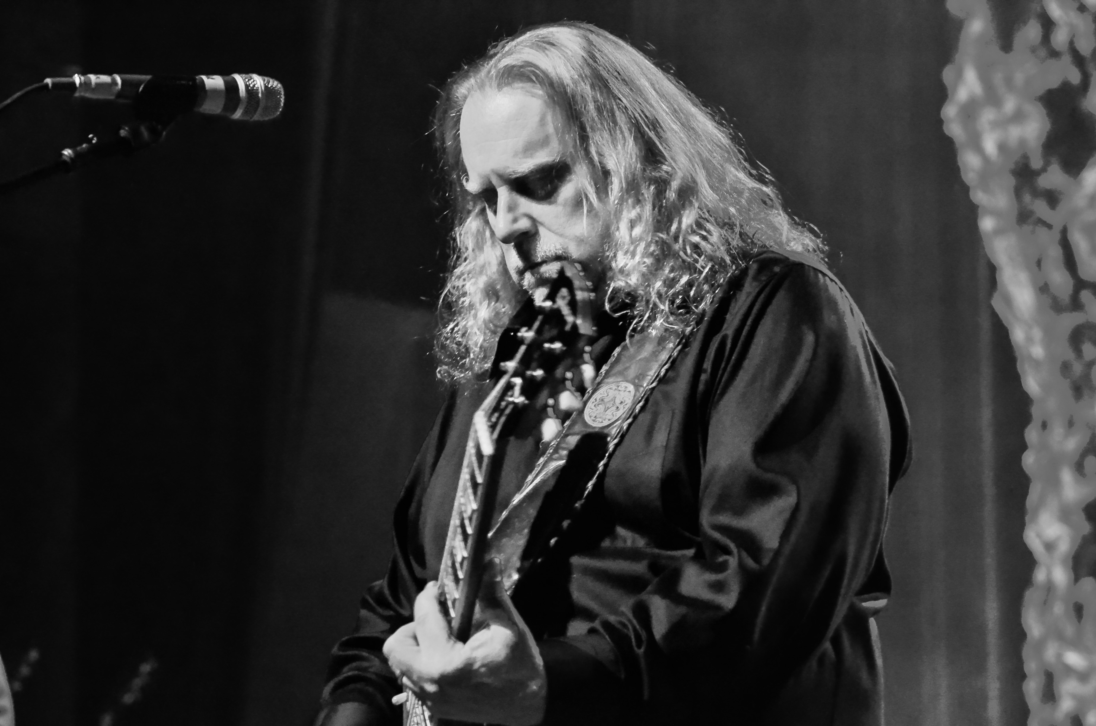 Warren Haynes at The Space at Westbury on 10-7-2015. 