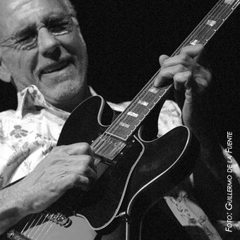 Larry Carlton