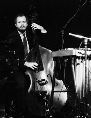 Niels Henning Orsted-Pederson 0425806 Philip Morris Jazz, Dominion Theatre, London. Nov. 1985 Images of Jazz