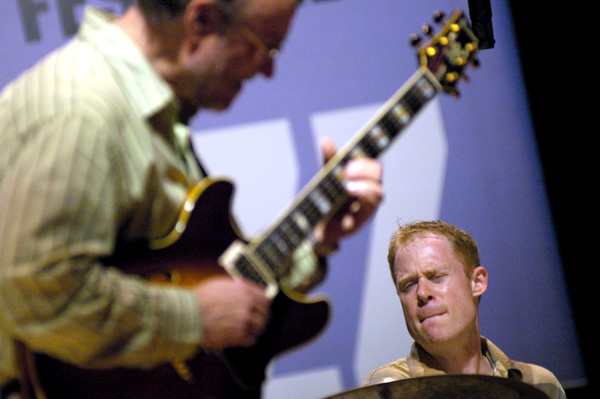 Scofield and Bill Stewart,Istanbul Jazz Festival 2004