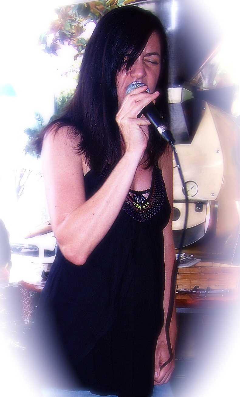 Victoria McGinnis Sings at Laguna Coffee Company.
