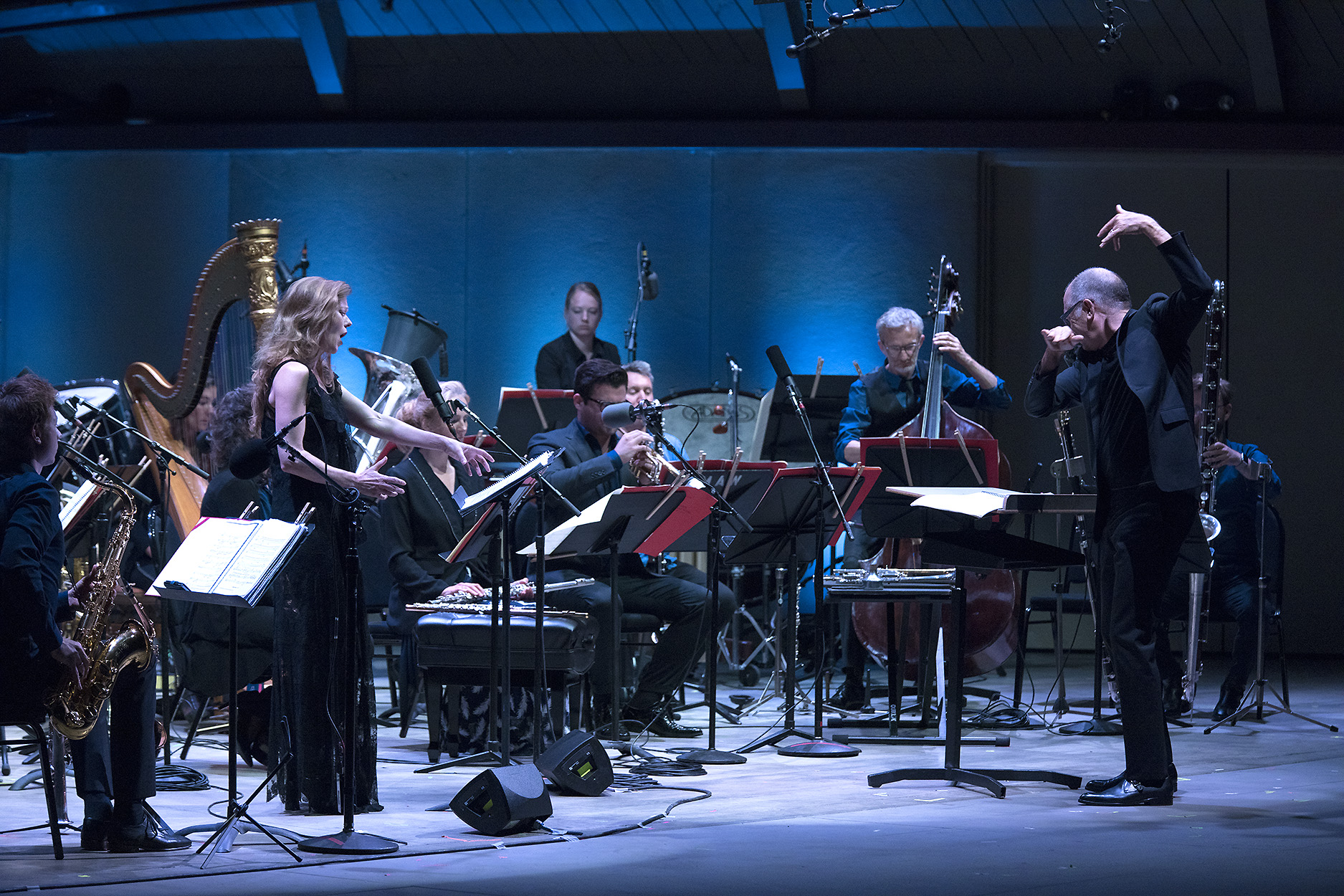 Barbara Hannigan sings Gerard Grisey's "Quatre chants pour franchir le seuil"