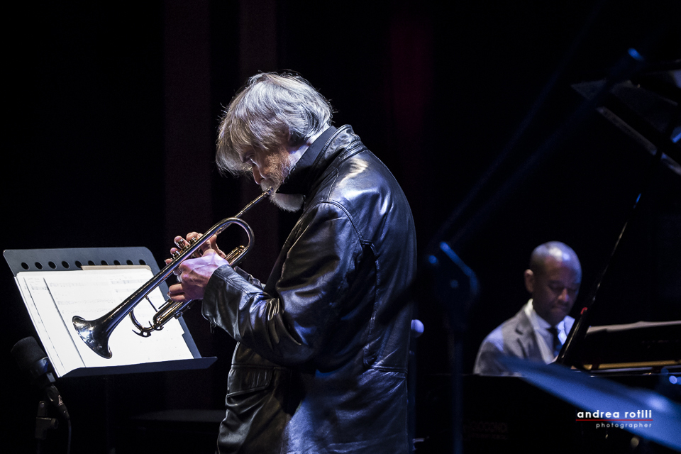 TOM HARRELL