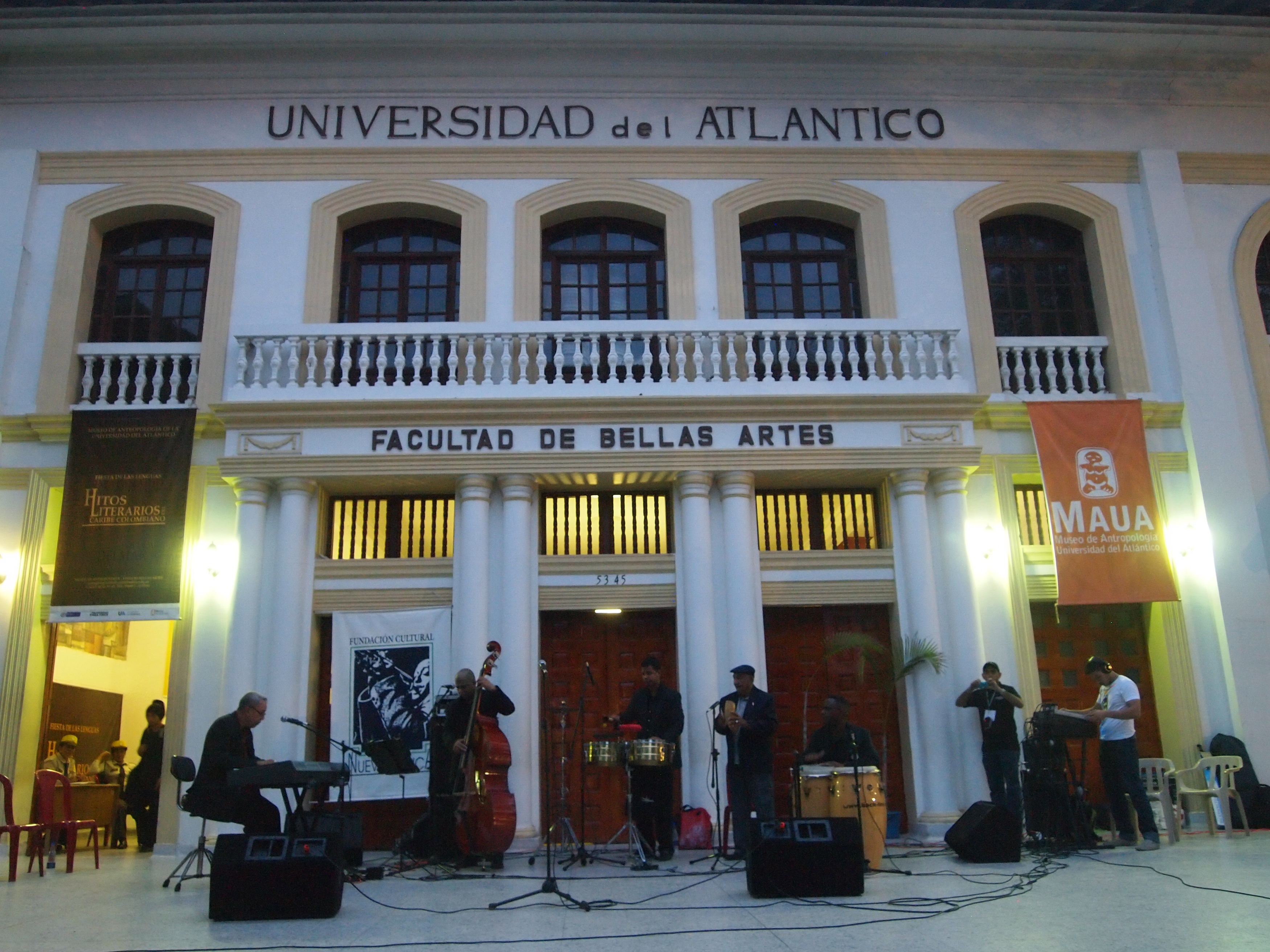 Cuban pianist emilio morales and his group los nuevos amigos perform at barranquilla's fine arts university.