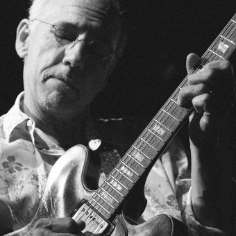 Larry Carlton