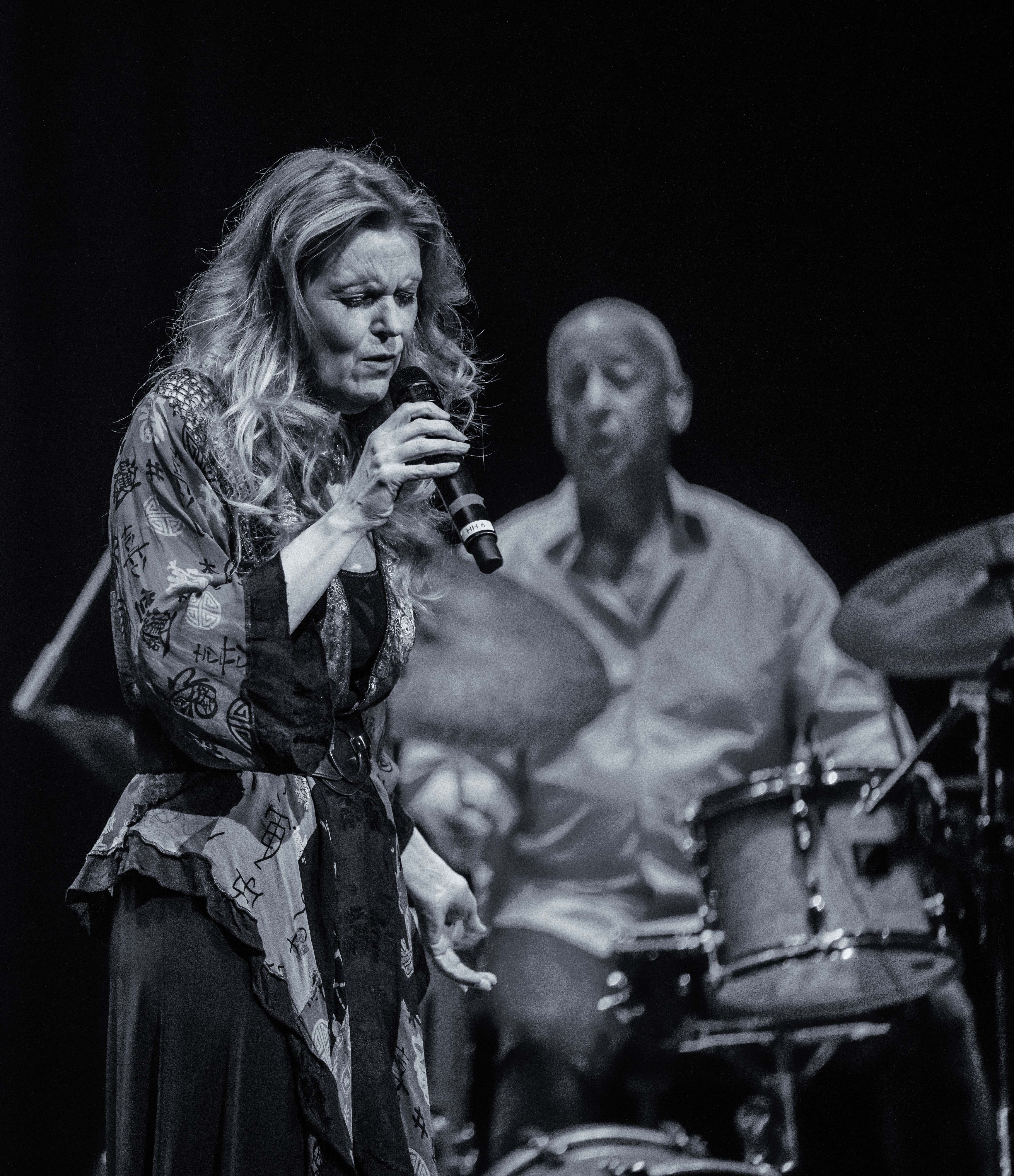 Tierney Sutton, Jae Sinnett
