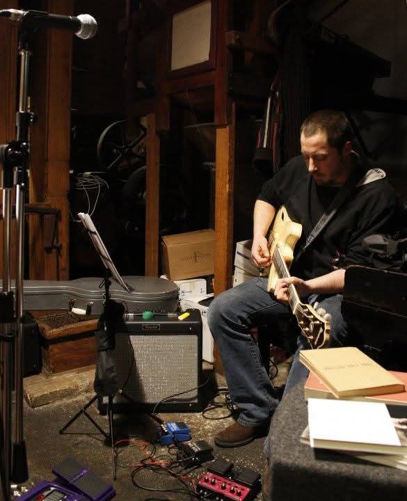 Luca Crispino musicista chitarrista jazz