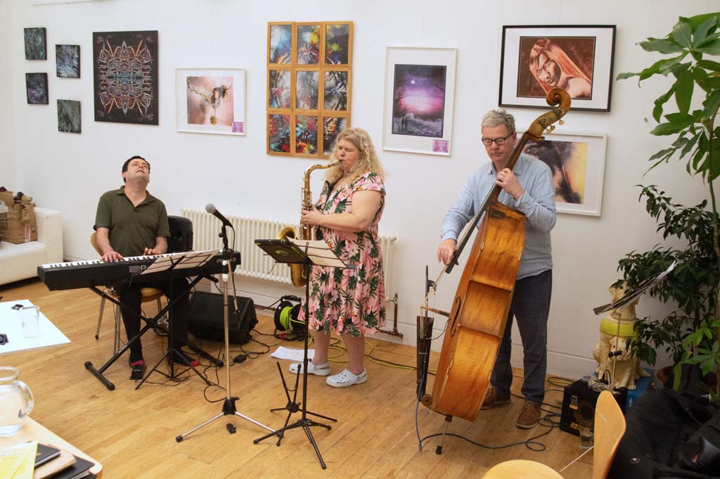 Tracey Mendham Trio — jazz photo by Brian O'Connor | All About Jazz