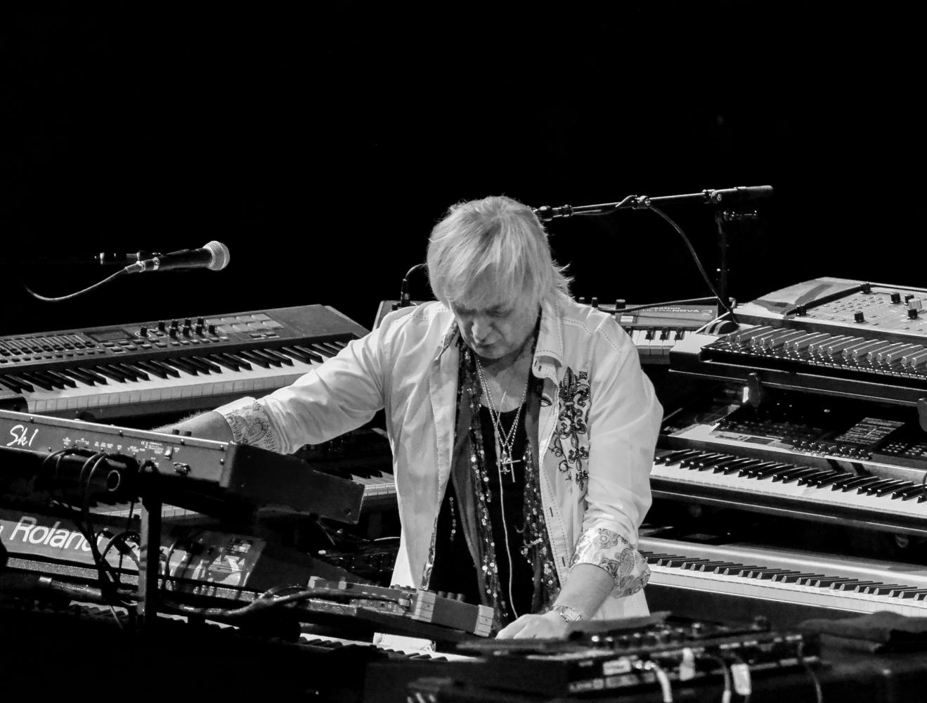 YES at NYCB Theatre at Westbury on 8-6-2016.