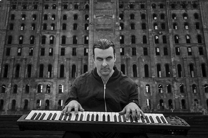 Jason Vitelli Releases Vibrant Instrumental Album "2. No Wave Gaze"
