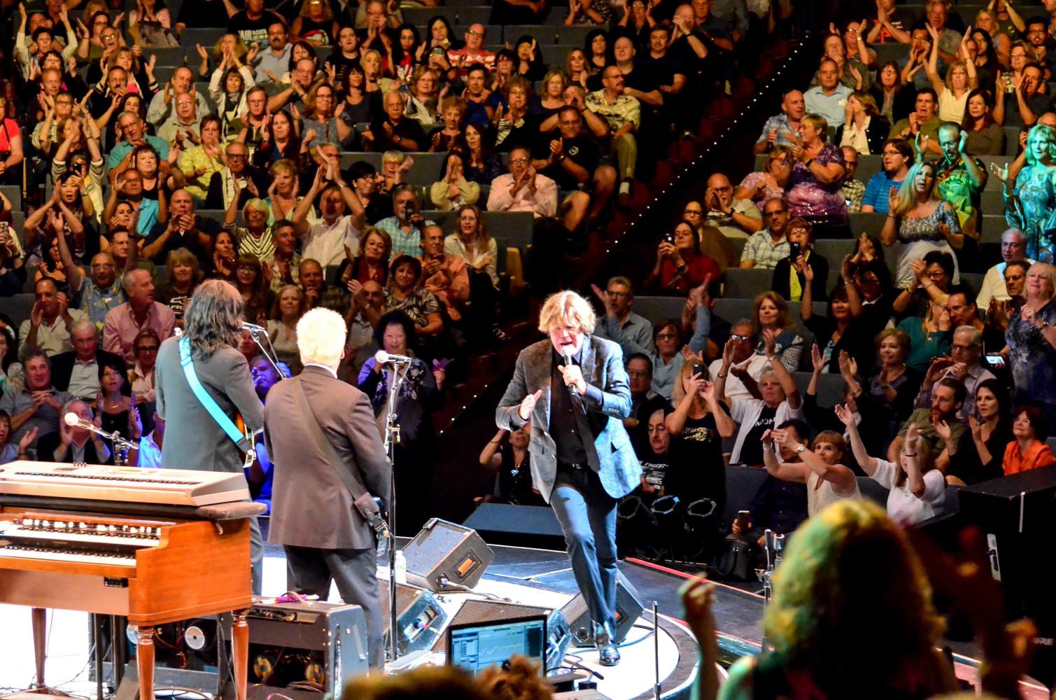 Hot Autumn Nights at NYCB Theatre at Westbury on 9-17-2016.