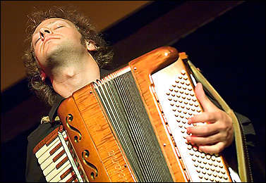 Quadro Nuevo - Andreas Hinterseher - [url=http://WWW.Jazzfotografie.Eisi.At/]WWW.Jazzfotografie.Eisi.At[/Url]