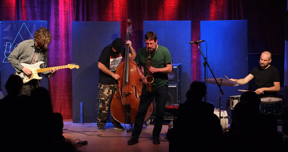 Livestream from the LOFT: The Resonators“