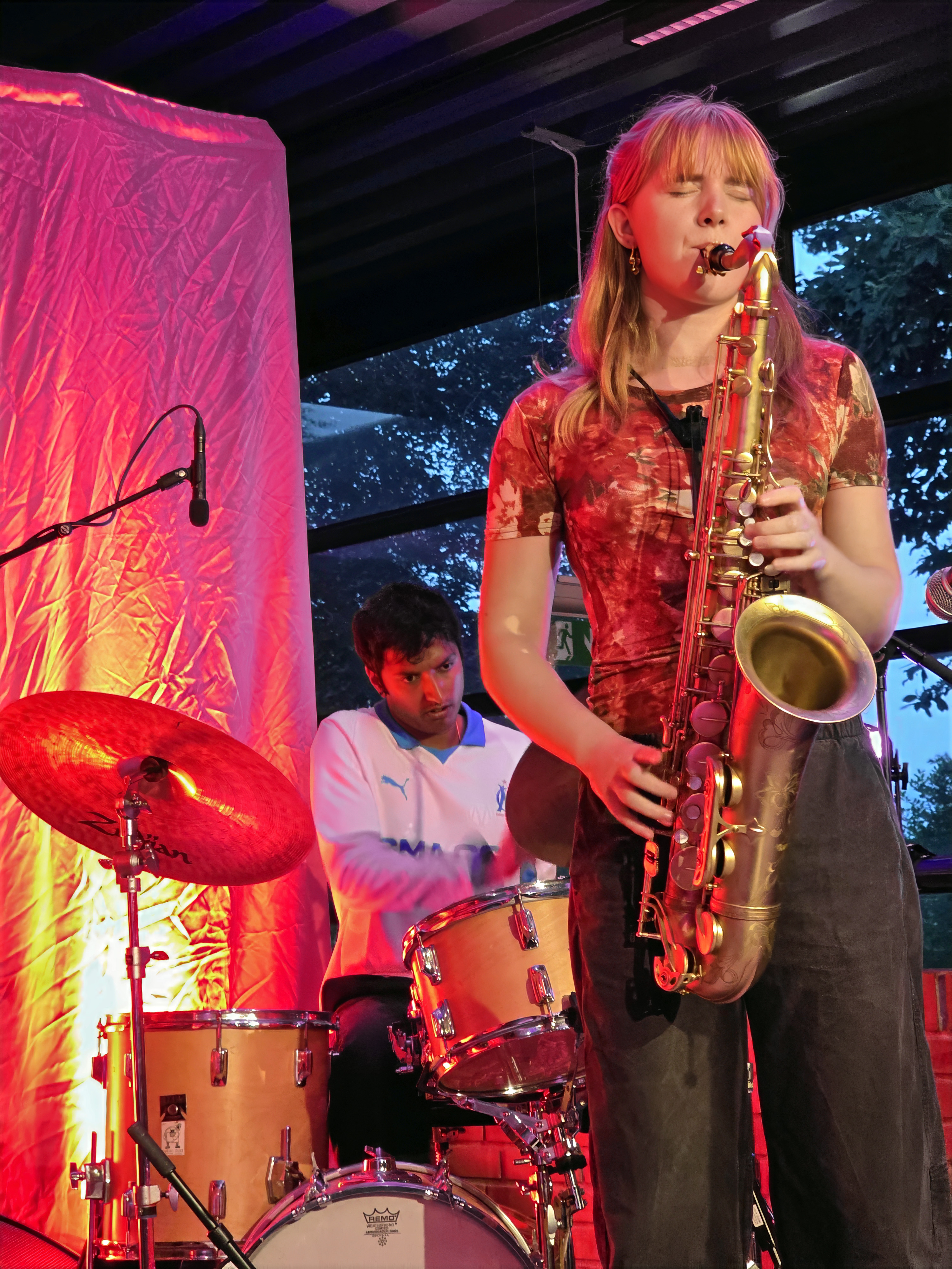 Rino Sivathas and Åsne Fossmark jamming at Kroa, Moldejazz 2026 — jazz photo by Daniel Mège | All About Jazz