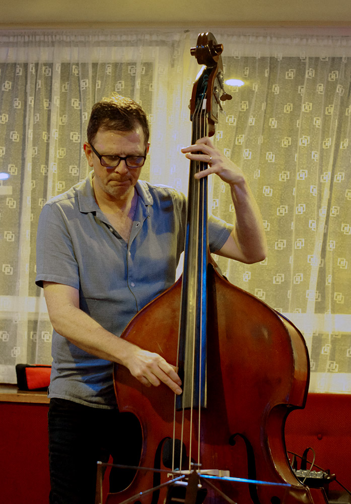 Paul Richards Trio, Steve Thompson