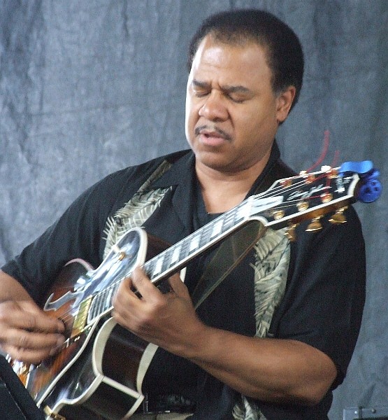 Henry Johnson with the Joan Collaso Quintet at 2011 Chicago Jazz Festival