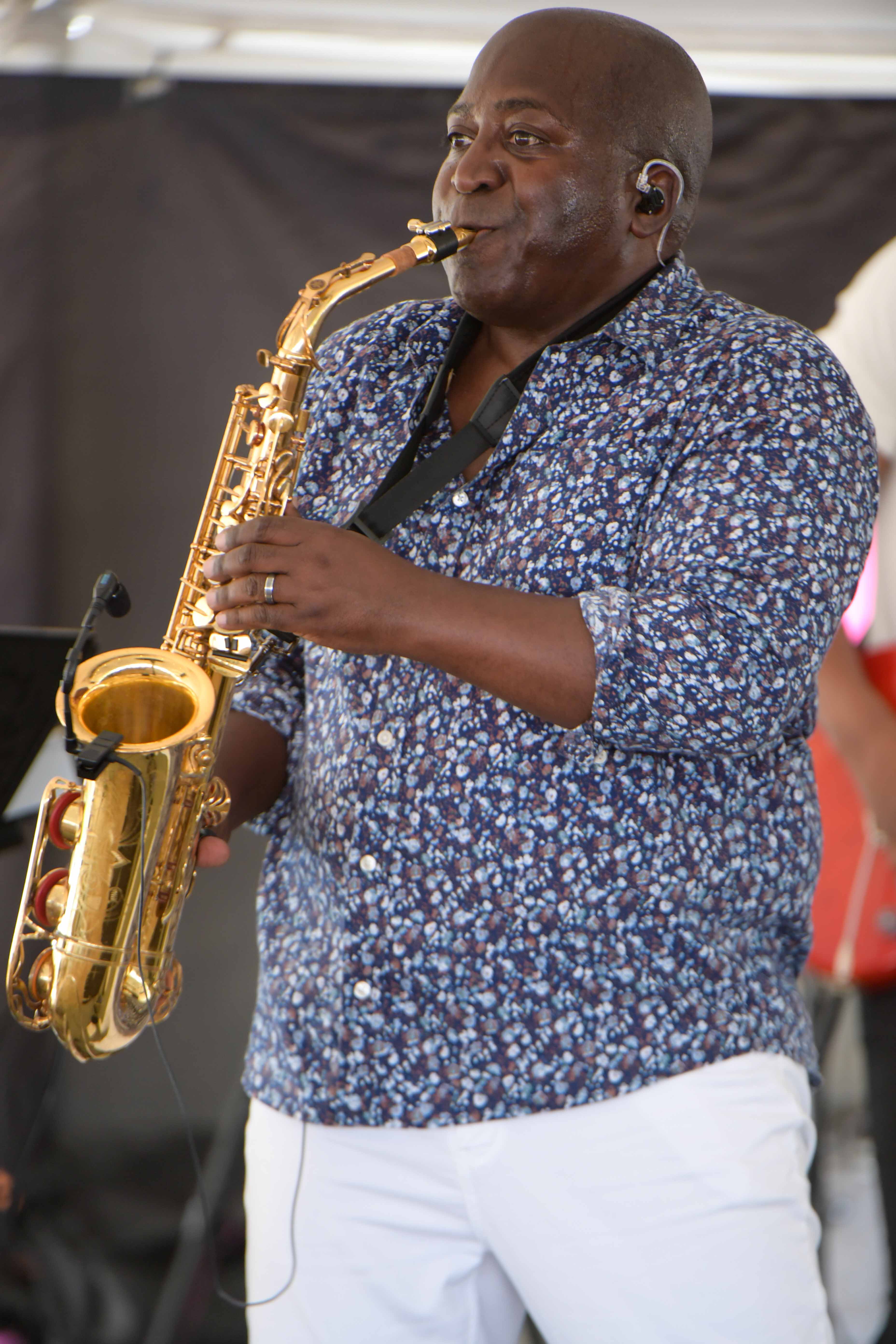 Nelson Braxton - tenor sax