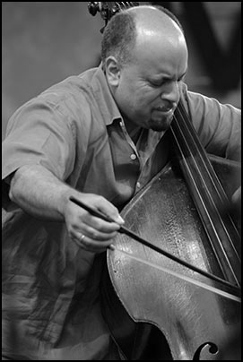 Tony Falanga<br>with Ornette Coleman<br>2004 JVC Jazz Festival in Newport R.I.