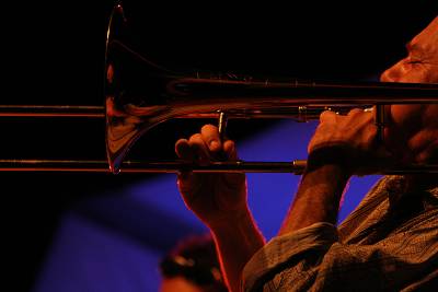 Jean-Jacques Pedretti with "Stringbone" at the Festival Des Cropettes de L'Amr, Geneva, Switzerland,2005