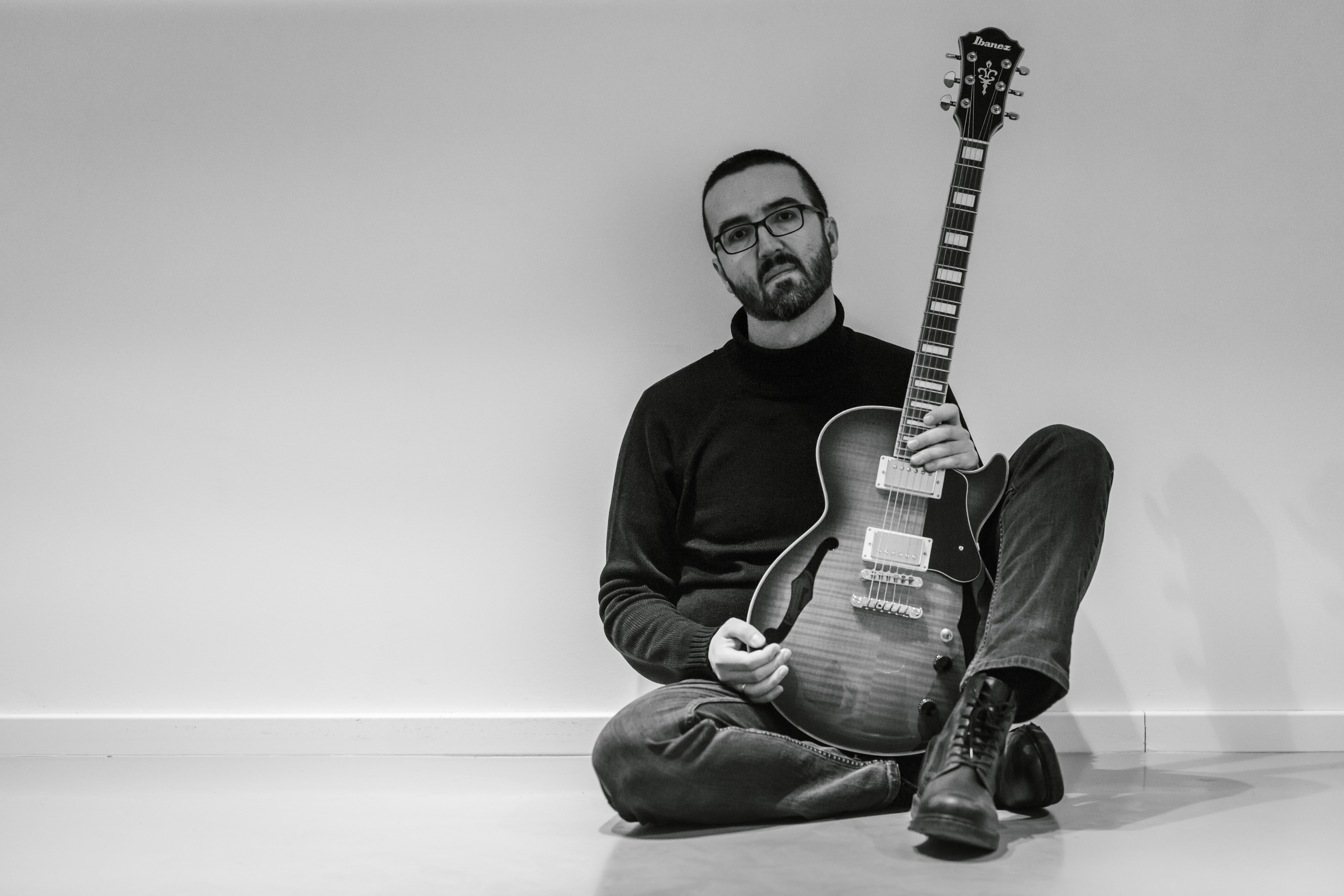 Jovan Milovanovic guitarist/composer