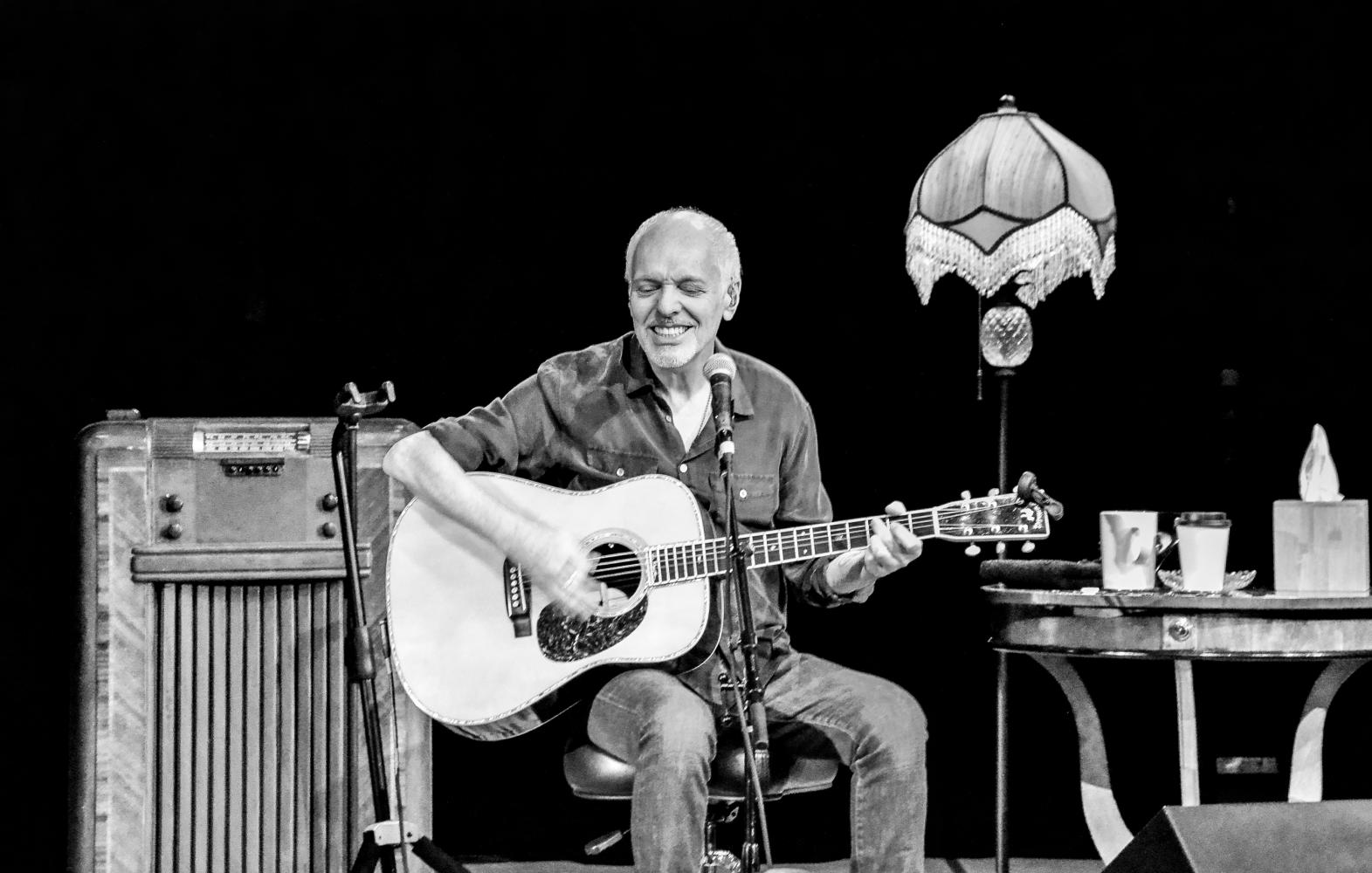 Peter Frampton at NYCB Theatre at Westbury on 10-19-2016. 