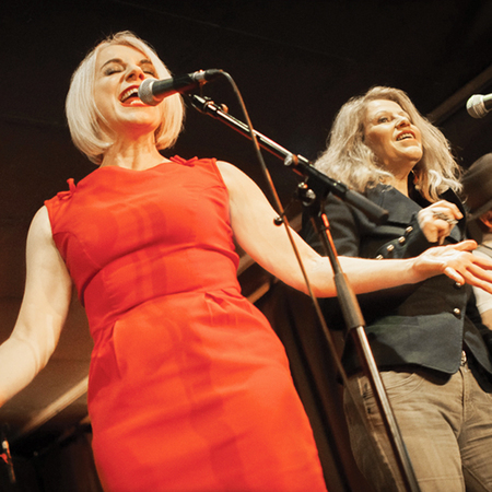 Plum Busby For A Jazzy Fun Sunday Lunch At Hideaway Jazz Club London