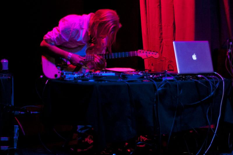 Minibus Pimps Live Remix, Punkt 2011© 2011 John Kelman