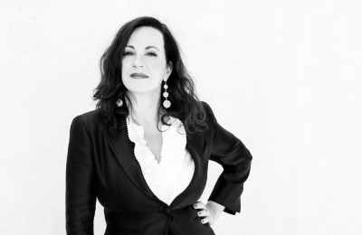 Lauren Kinhan (of The New York Voices)  at The Black Box