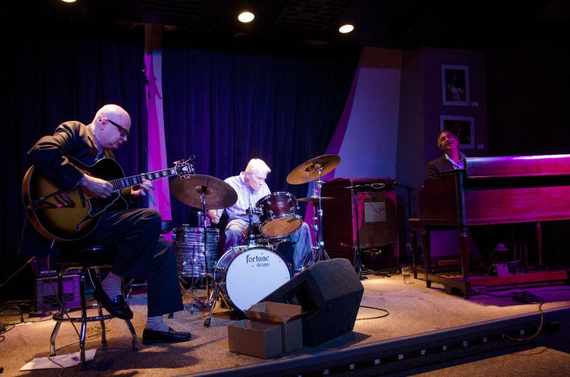 Bob Niederriter Trio At The Bop Stop Bob Niederriter Trio At The Bop Stop