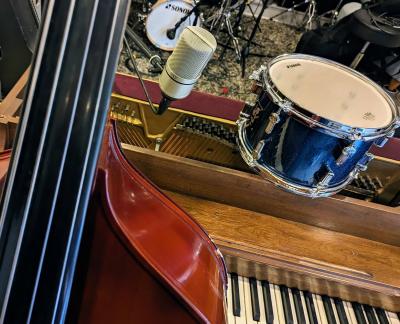 Bella Luna Jazz Trio at Wine Gallery 890