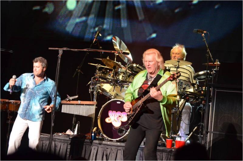 YesBenoit David, Chris Squire & Alan White at Jones Beach 07-11-11Photo 7© Christine Connallon
