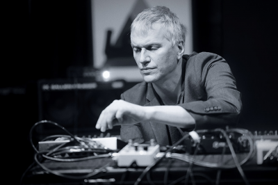 Jozef Dumoulin – Solo 2.0  at Loft