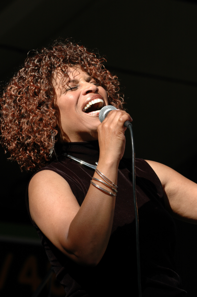 Clairdee at Bach Dancing & Dynamite Society