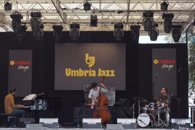 Ergio Valente Trio at Elegance Cafè Jazz Club