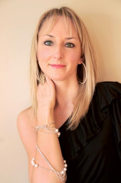 Erin Livingston Sings:  The Music Of Tony Bennett And Bill Evans at The Aster Cafe