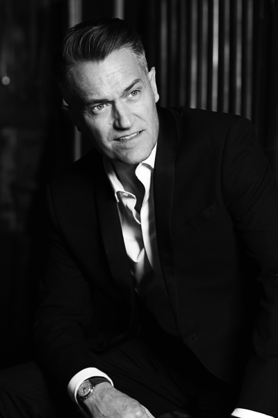 Iain Mackenzie  at Corner Corner