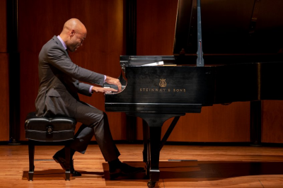 Aaron Diehl at Online